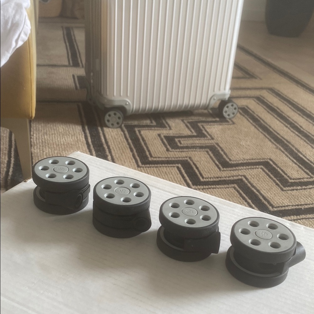RIMOWA Black and Gray Luggage Wheels